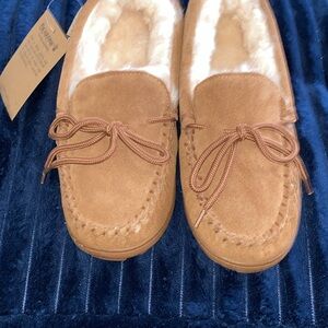NWT Bearpaw suede fur lined Moccasins Womens 8